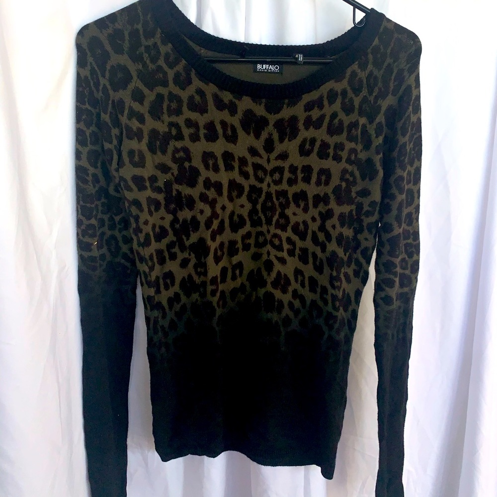 Women’s  sweater top
